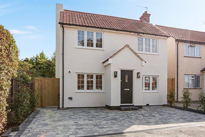 4 Bedroom Detached House For Sale In The Kingsway, Ewell Village, KT17