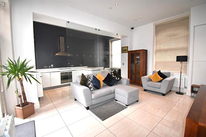 1 Bedroom Apartment To Rent In Queen Street, Hull, HU1