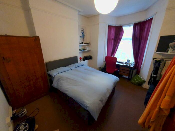 5 Bedroom House To Rent In Harriet Street, Cathays, Cardiff, CF24