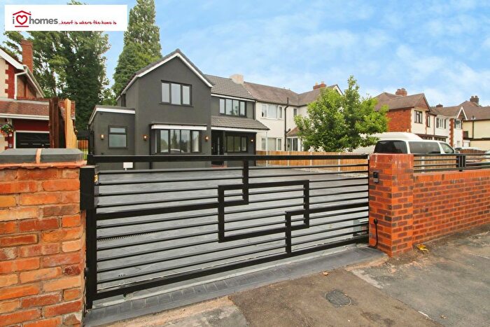 5 Bedroom Semi Detached House For Sale In Walsall Road, Bloxwich, Walsall, WS3