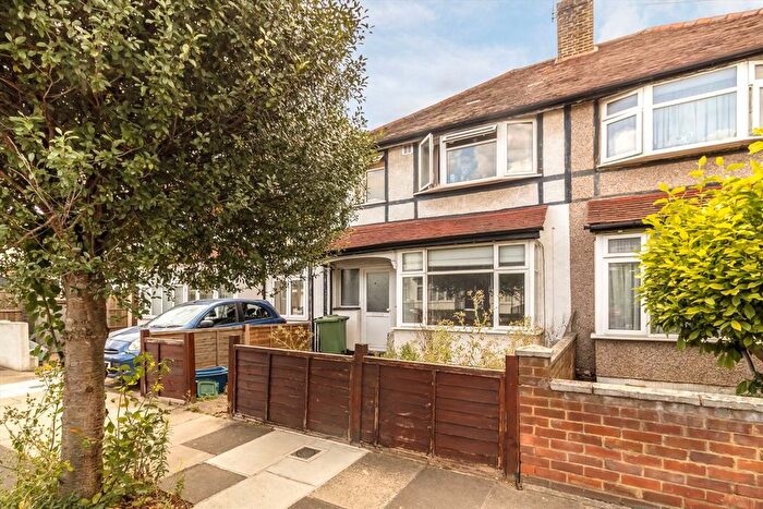 4 Bedroom Property To Rent In Russell Road, Twickenham, TW2