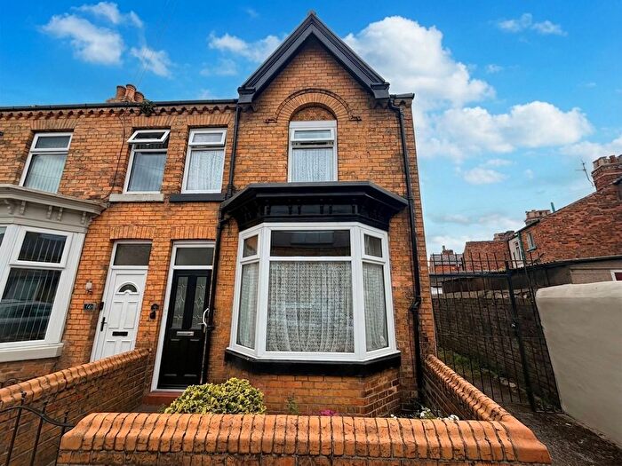 3 Bedroom End Terrace House For Sale In St. Johns Road, Scarborough, YO12