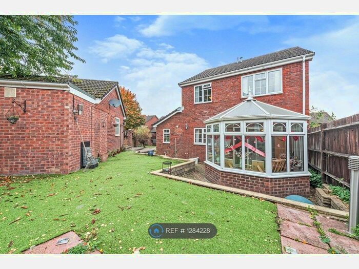 4 Bedroom Detached House To Rent In Mccartney Walk, Basingstoke, RG22