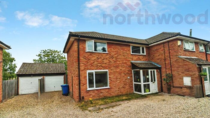 3 Bedroom Semi Detached House For Sale In Holworthy Road, Bowthorpe, Norwich, NR5