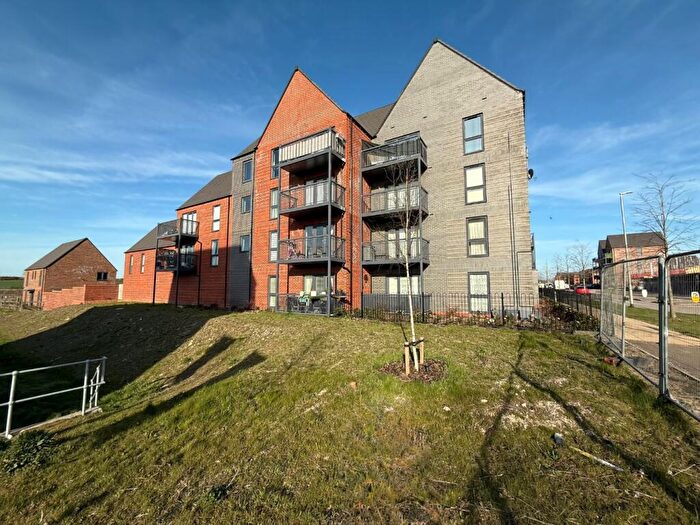 2 Bedroom Apartment For Sale In Holly Lane, Houghton Regis, LU5