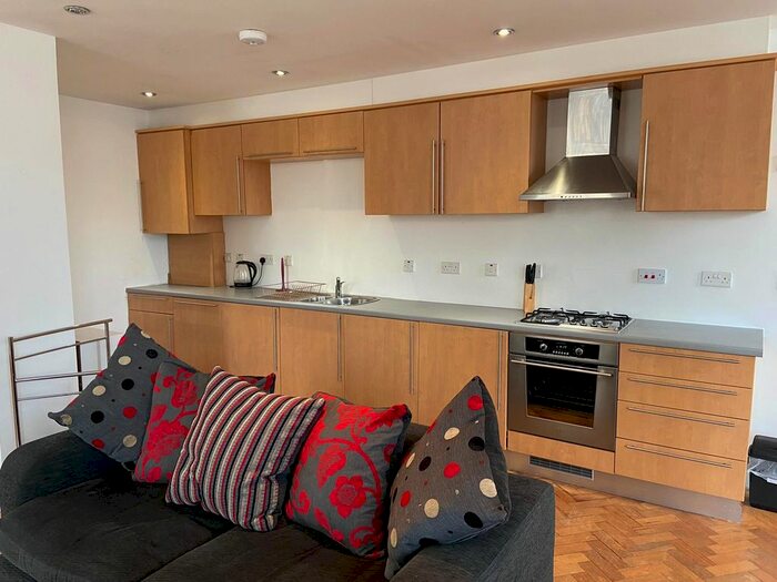 1 Bedroom Studio To Rent In Castle Street, SA1