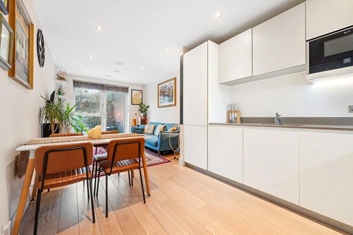 1 Bedroom Flat For Sale In Brixton Road, SW9