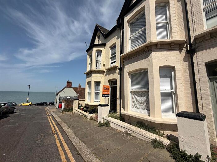 1 Bedroom Flat For Sale In East Street, Herne Bay, CT6