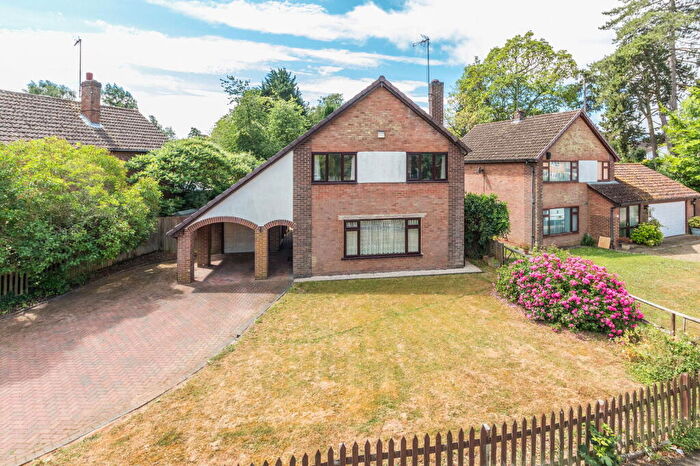 4 Bedroom Detached House For Sale In Queensway, Banbury, OX16