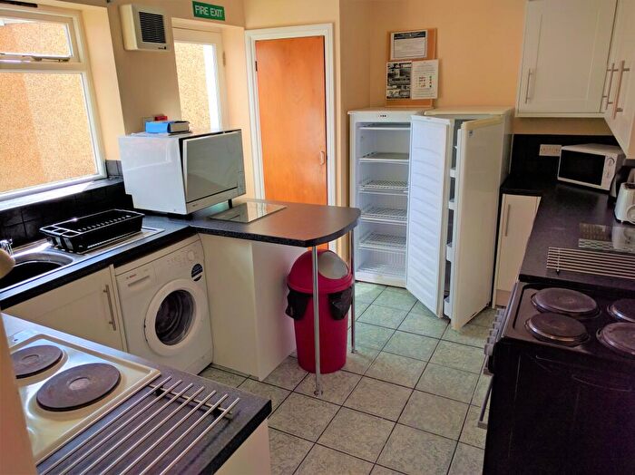 6 Bedroom House To Rent In George Street, City Centre, Swansea, SA1