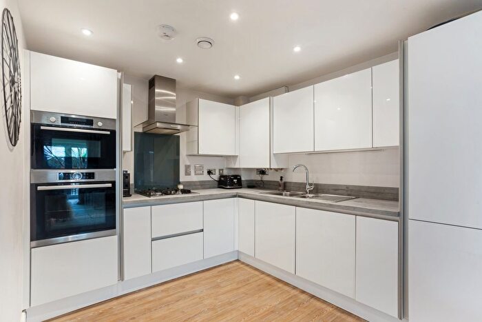 1 Bedroom Flat To Rent In William Way, Godstone, RH9