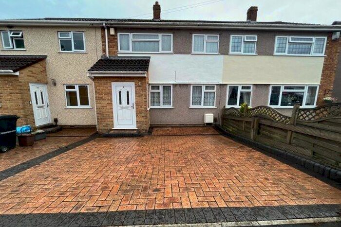 3 Bedroom Property To Rent In Furber Vale, Bristol, BS5