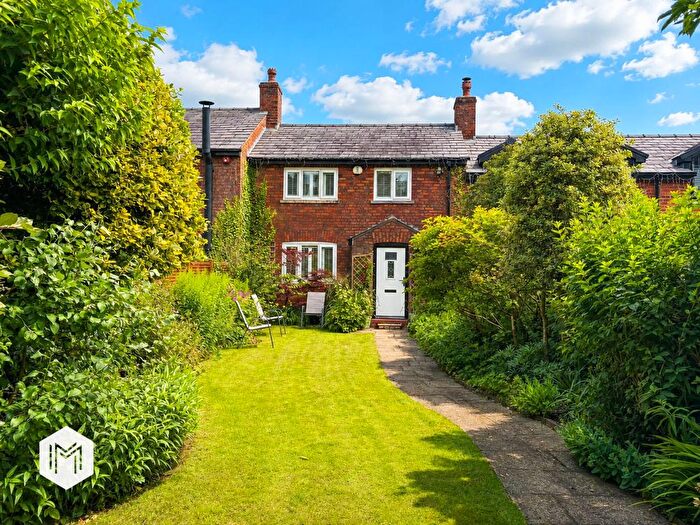 3 Bedroom Cottage For Sale In Southworth Lane, Croft, WA3