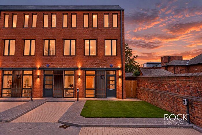3 Bedroom Town House For Sale In Sapcote Yard, Camden St, Jewellery Quarter, B1
