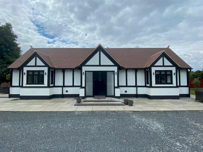 1 Bedroom Detached House To Rent In Great Warley Street, Great Warley, Brentwood, CM13