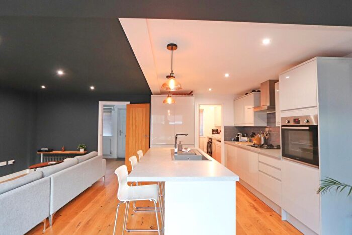 2 Bedroom Flat To Rent In Charles Place, Bristol, BS8
