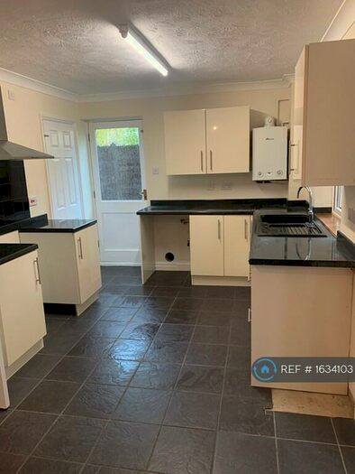 3 Bedroom Semi-Detached House To Rent In Sycamore Close, Worlingham, Beccles, NR34
