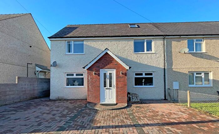5 Bedroom Semi-Detached House For Sale In Dol Helyg, Talybont, Bangor, Gwynedd, LL57
