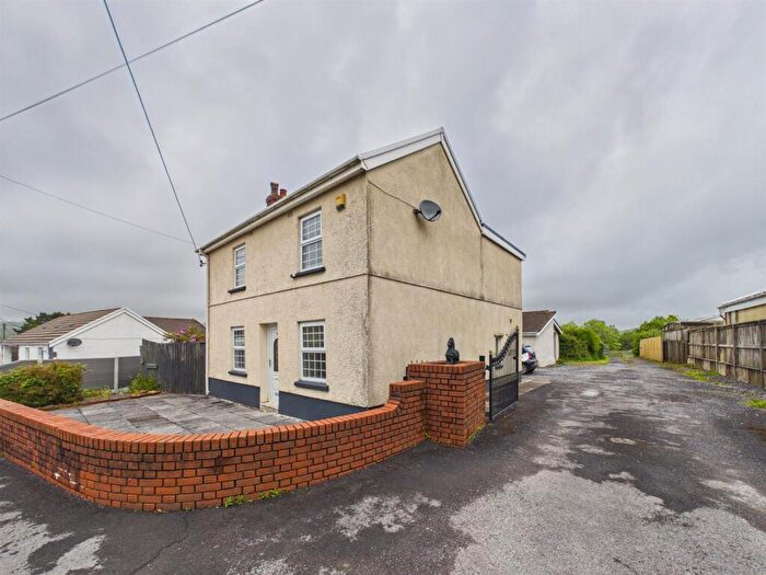 3 Bedroom Detached House For Sale In Heol Llanelli, Pontyates, Llanelli, SA15