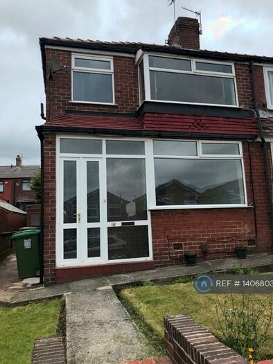3 Bedroom End Of Terrace House To Rent In Kensington Avenue, Chadderton, Oldham, OL9