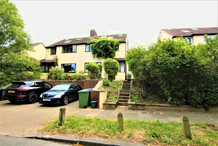 2 Bedroom Maisonette To Rent In Beverley Gardens, Wembley, HA9
