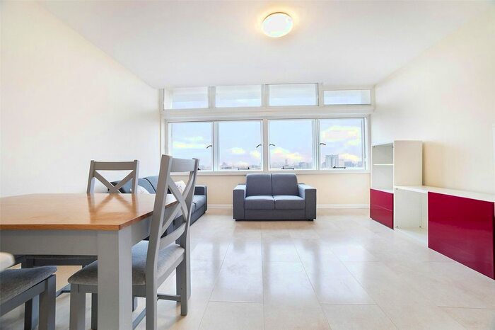 2 Bedroom Flat To Rent In Metro Central Heights, Newington Causeway, London, SE1