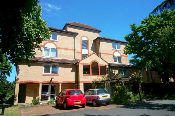 1 Bedroom Apartment To Rent In Alden Court, Fairfield Path, Croydon, CR0