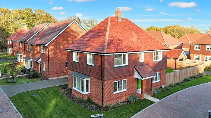 4 Bedroom Detached House For Sale In Ash Way, Orchard Park, RH14