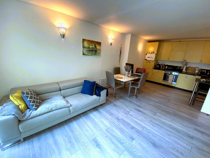 1 Bedroom Flat To Rent In West Parkside, London, SE10