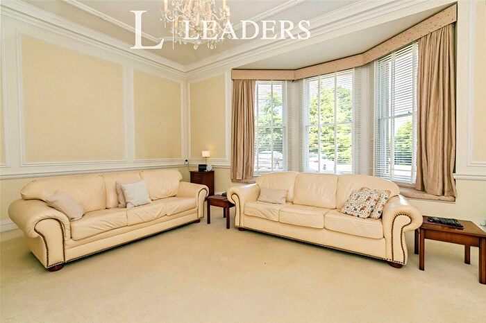 3 Bedroom Flat For Sale In Emmetts House, Ide Hill, Sevenoaks, TN14