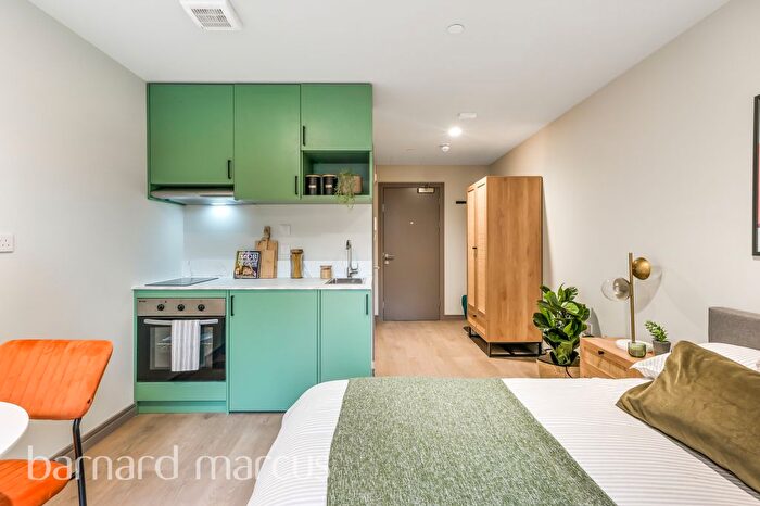 Studio To Rent In Victoria Road, Feltham, TW13