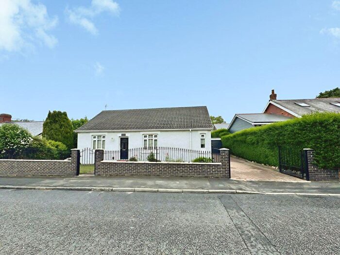 2 Bedroom Detached Bungalow For Sale In Stargate Lane, Ryton, NE40
