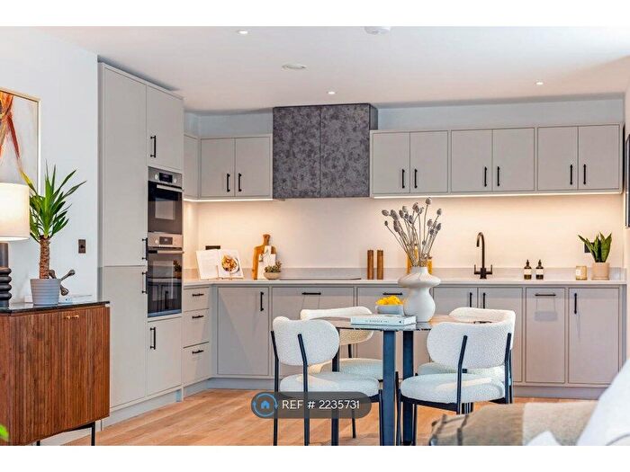 2 Bedroom Flat To Rent In Swaker Yard, Borehamwood, WD6