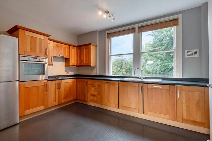 3 Bedroom Flat To Rent In Ferme Park Road, Crouch End, London, N8