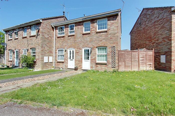 1 Bedroom End Of Terrace House To Rent In Old Farm, Pitstone, LU7