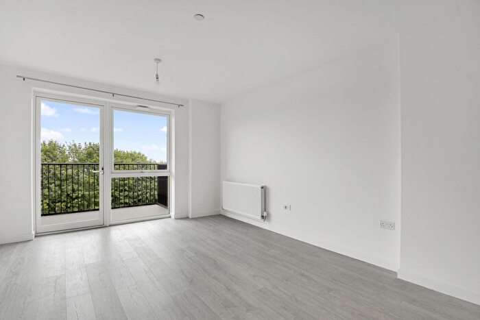 1 Bedroom Flat To Rent In Farine Avenue, Hayes, UB3