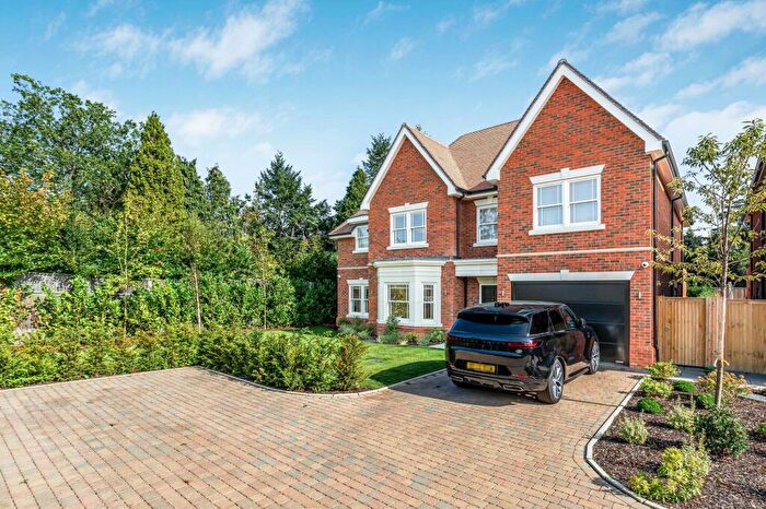 5 Bedroom Detached House To Rent In Fairmile Lane, Cobham, KT11