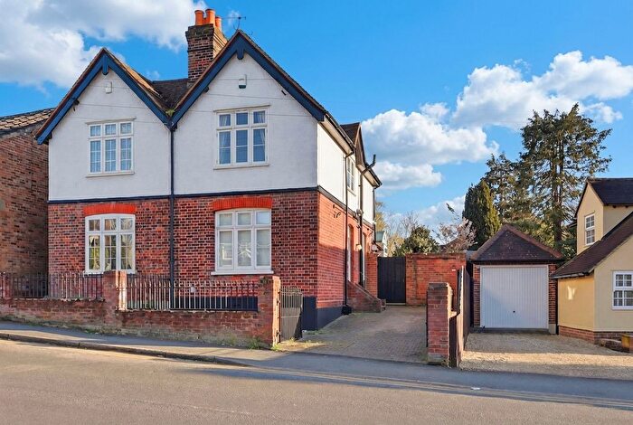 2 Bedroom Semi-Detached House For Sale In Rayleigh Road, Hutton, CM13