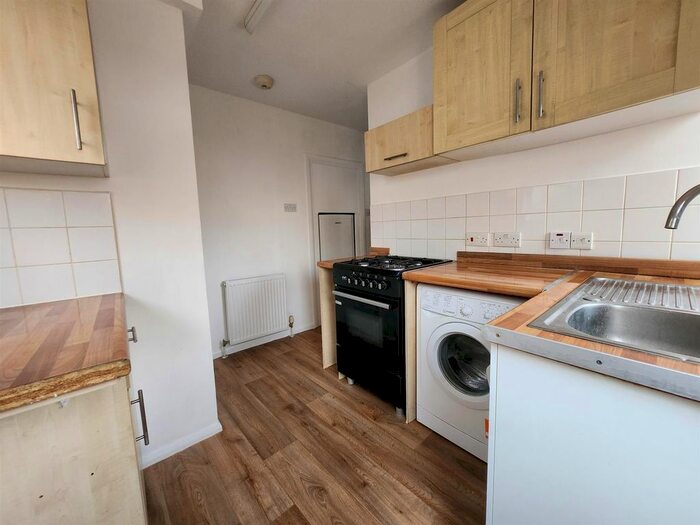 2 Bedroom Flat To Rent In Brentfield Road, London, NW10