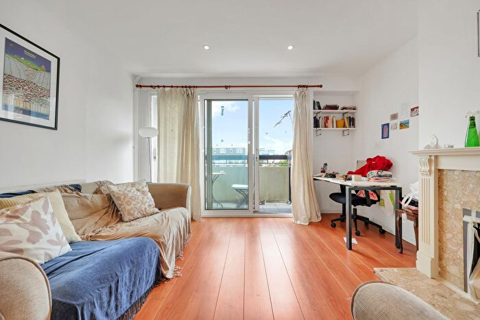 2 Bedroom Maisonette To Rent In Clarkson Street, London, E2