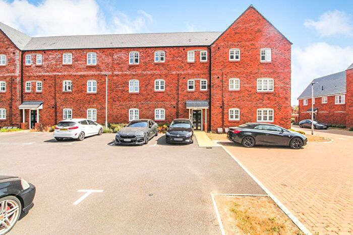 2 Bedroom Flat For Sale In Burns Road, New Cardington, MK42