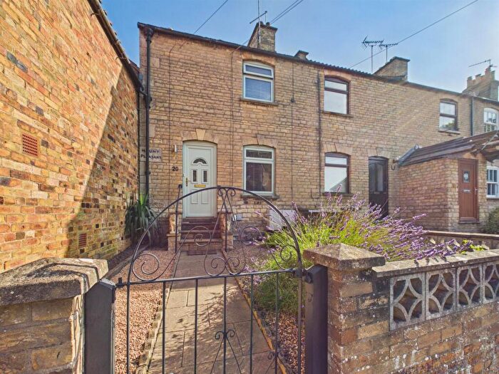 2 Bedroom End Of Terrace House To Rent In Empingham Road, Stamford, PE9