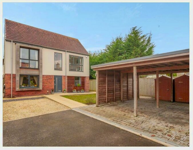 4 Bedroom Detached House For Sale In Woodford Green, Woodford, Berkeley, GL13