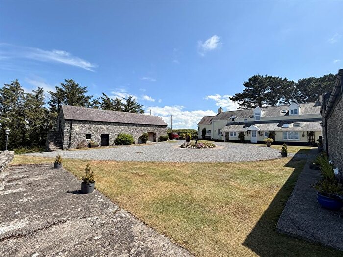 9 Bedroom Farm For Sale In Llanrhystud, SY23