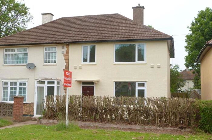 3 Bedroom Semi-Detached House For Sale In Glenhills Boulevard, Leicester, LE2