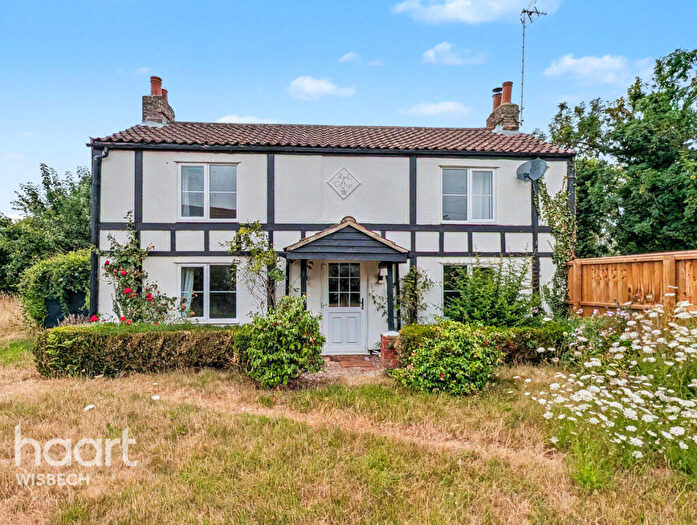 3 Bedroom Detached House For Sale In Walnut Road, Walpole St Peter, PE14