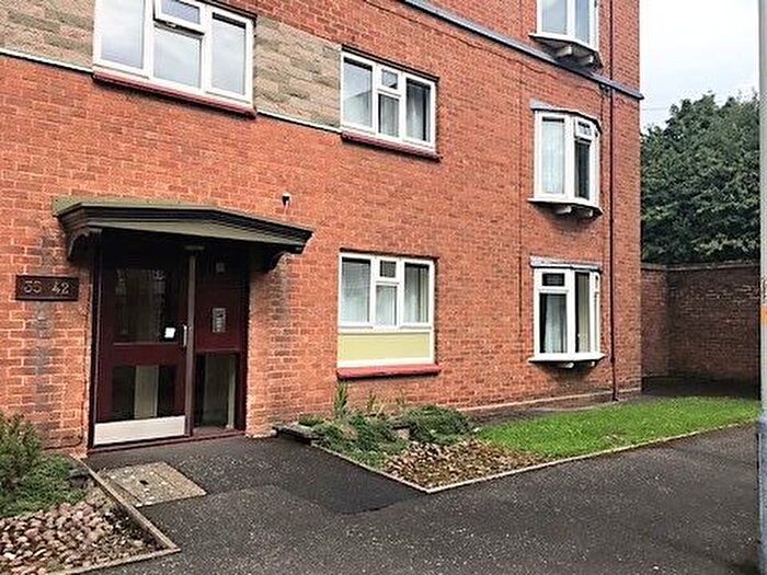 2 Bedroom Flat For Sale In St Michaels Court, Tettenhall, Wolverhampton, WV6