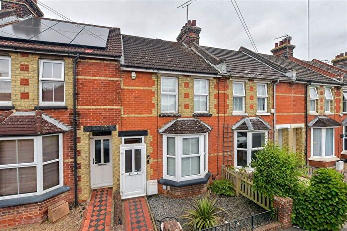 2 Bedroom Terraced House For Sale In Dering Road, Ashford, Kent, TN24