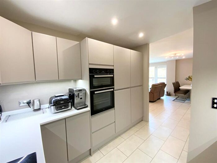 2 Bedroom Apartment To Rent In Quayside, Cardiff Bay, CF10