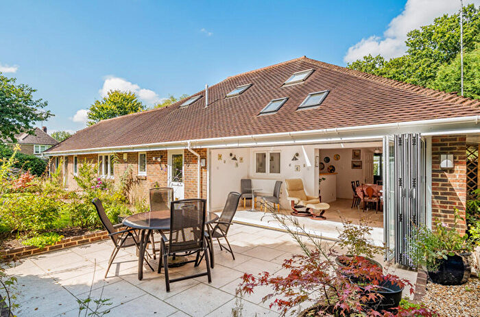 5 Bedroom Detached House For Sale In Pondtail Road, Horsham, RH12